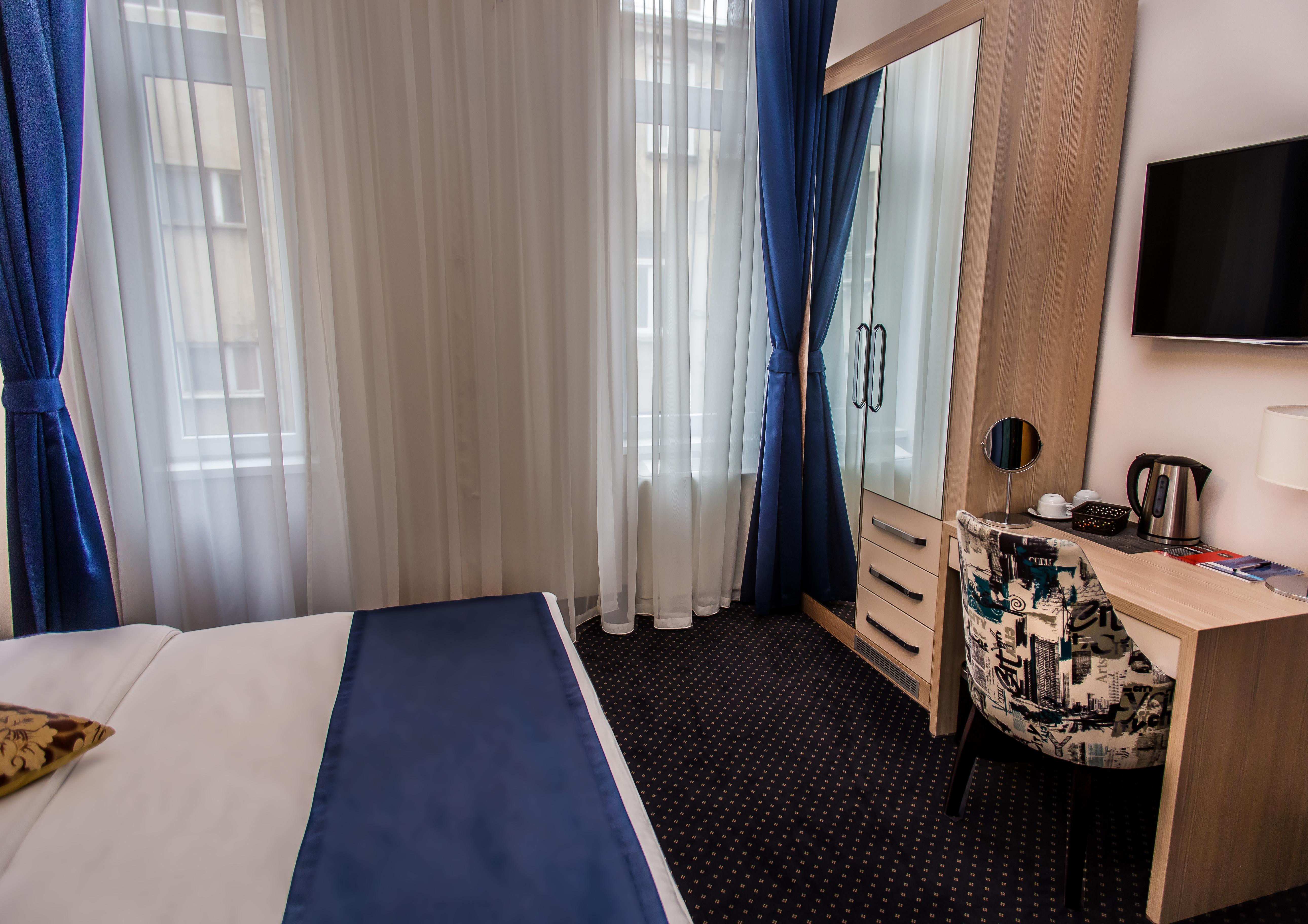 Five Points Square - Center Bed and Breakfast 4*