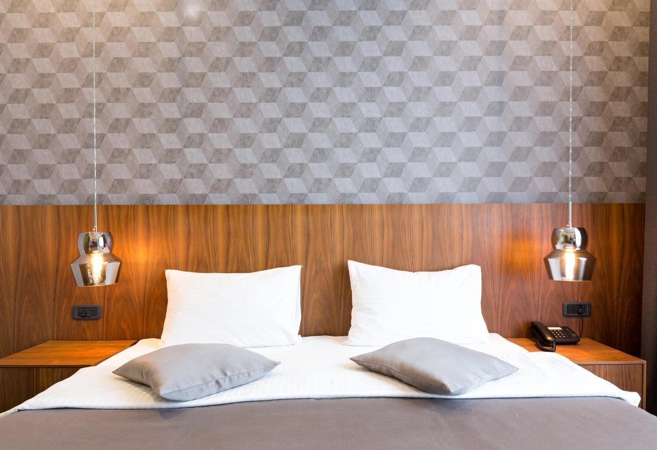 Five Points Square - Center Gasthof 4*