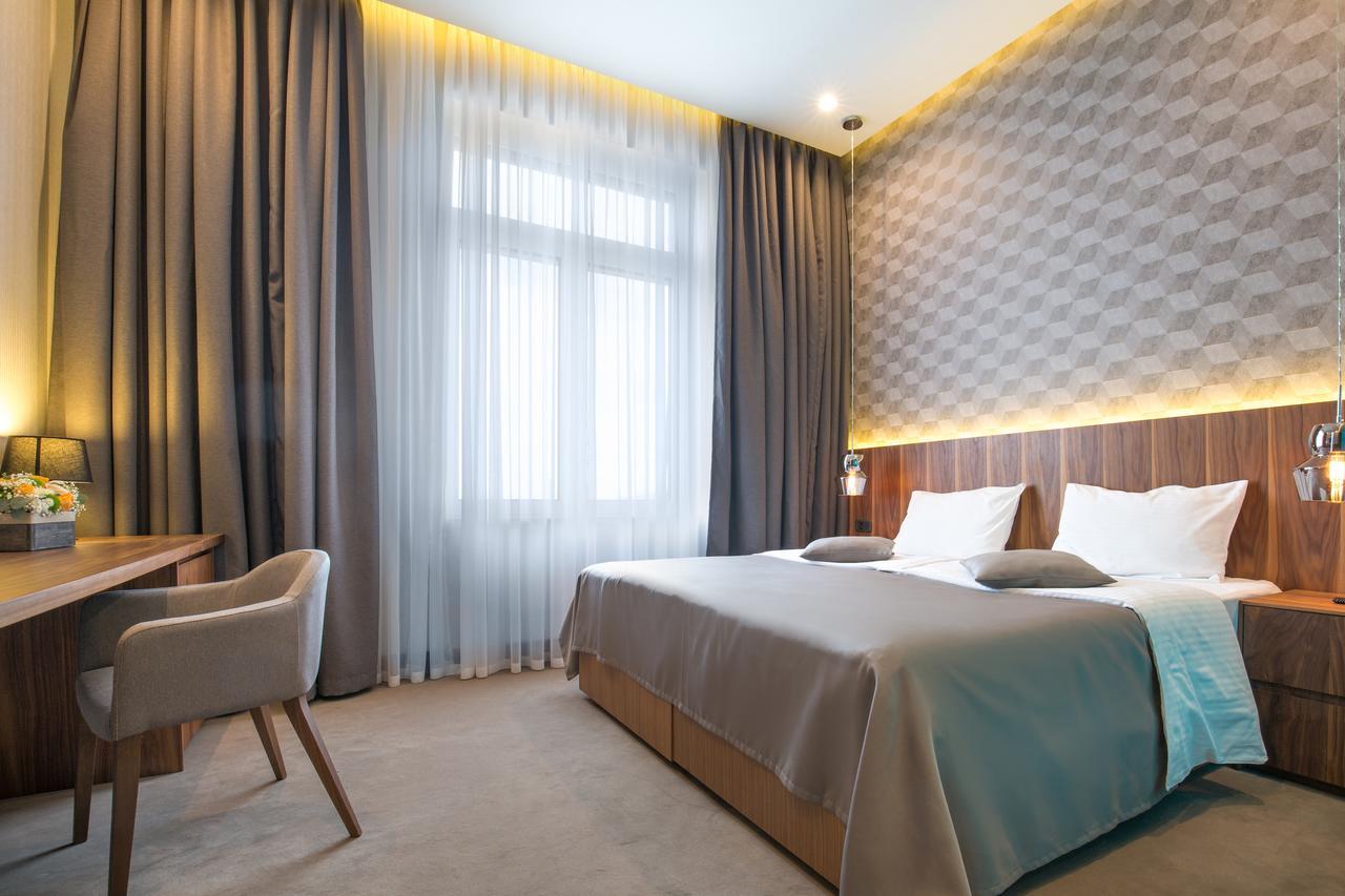 Bed and Breakfast Five Points Square - Center Βελιγράδι